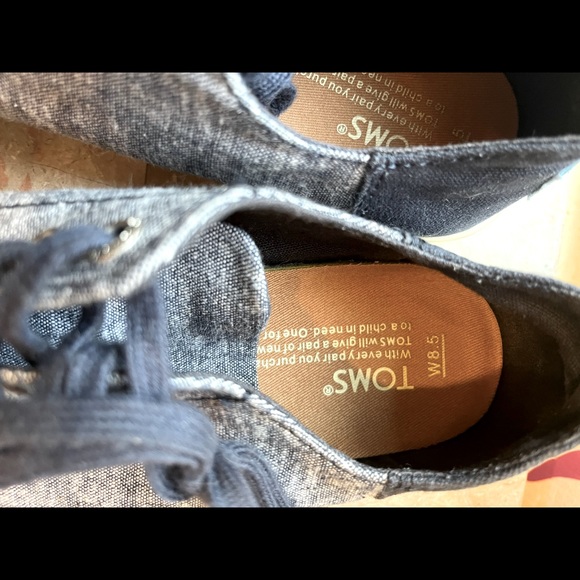 TOMS WORN THREE TIMES; SIZE 8.5 - Picture 5 of 5